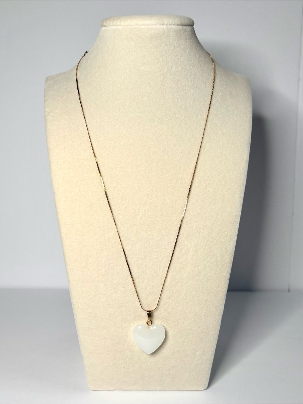 White glass heart pendant necklace